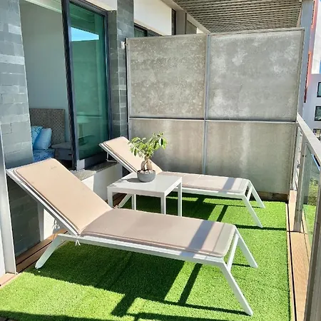 Апартаменты Superbe Spacieux Avec Terrasse Vue Piscine