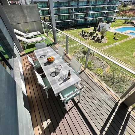 Апартаменты Superbe Spacieux Avec Terrasse Vue Piscine Виламура
