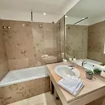 شقة Superbe Spacieux Avec Terrasse Vue Piscine *