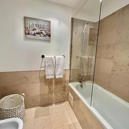 Superbe Spacieux Avec Terrasse Vue Piscine شقة