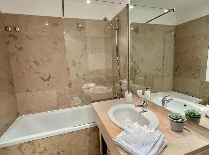 Apartamento Superbe Spacieux Avec Terrasse Vue Piscine *