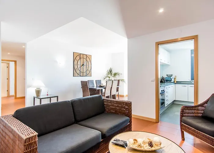 Superbe Spacieux Avec Terrasse Vue Piscine Apartamento
