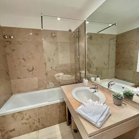 Apartment Superbe Spacieux Avec Terrasse Vue Piscine *