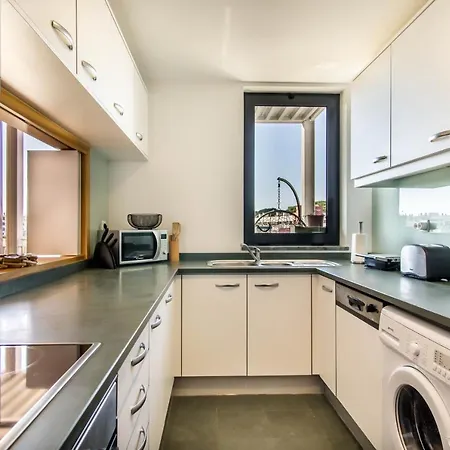 Appartamento Superbe Spacieux Avec Terrasse Vue Piscine *